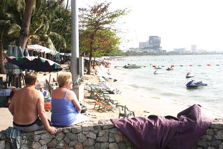 High tide in North Pattaya. Researchers say that if something isn’t done soon, all the sand will be washed out to sea.